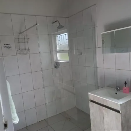 Blue Mountain Farm Lodge, Cabins & Cottages Swellendam Room photo