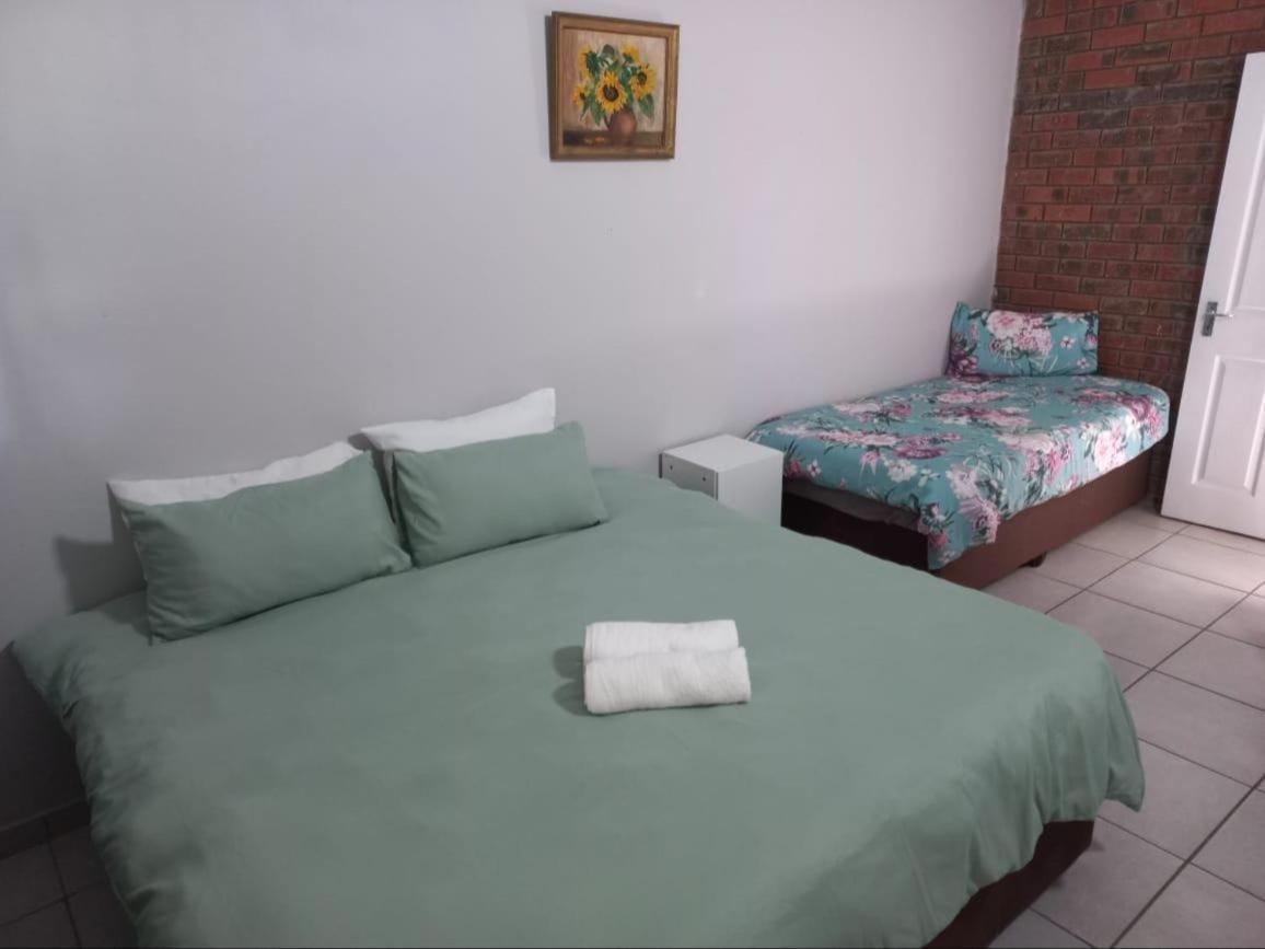 Blue Mountain Farm Lodge, & Bed & Breakfast Swellendam